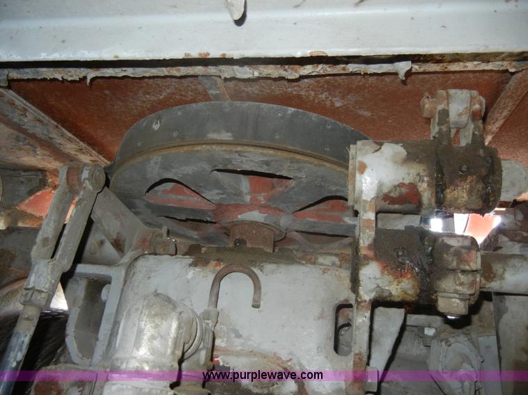 image for item D4175 Manitowoc 3000 track crane