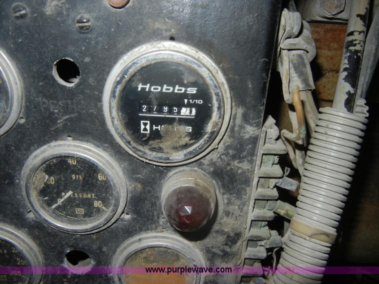 image for item D4175 Manitowoc 3000 track crane