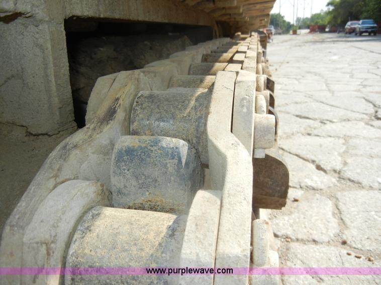 image for item D4175 Manitowoc 3000 track crane