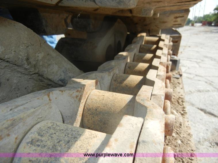 image for item D4175 Manitowoc 3000 track crane