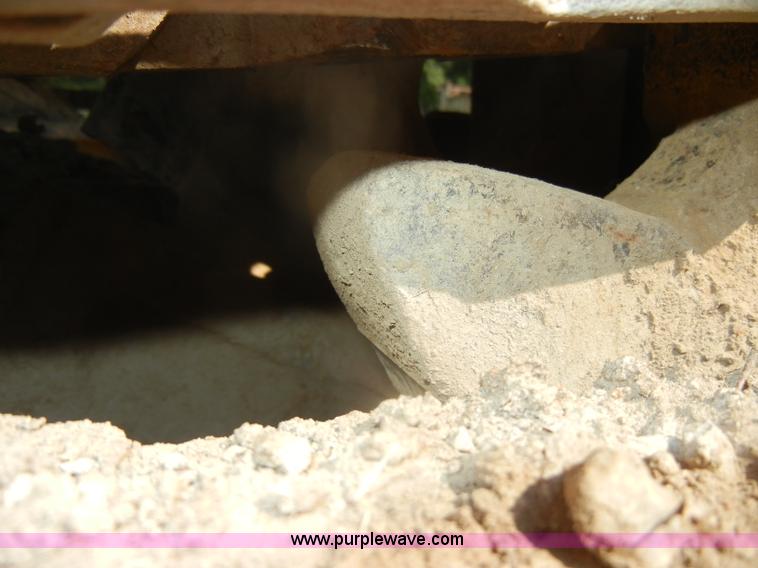 image for item D4175 Manitowoc 3000 track crane