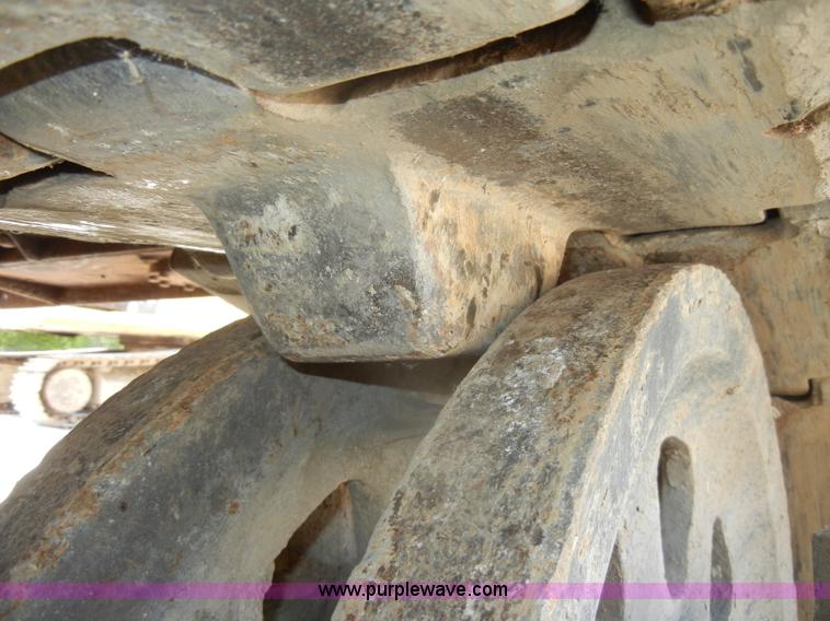 image for item D4175 Manitowoc 3000 track crane