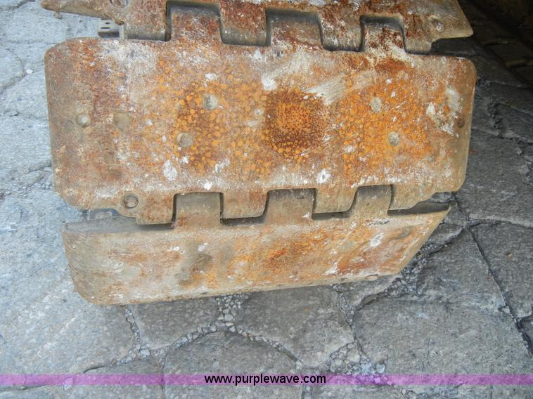 image for item D4175 Manitowoc 3000 track crane