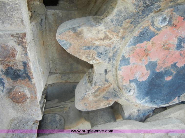 image for item D4175 Manitowoc 3000 track crane