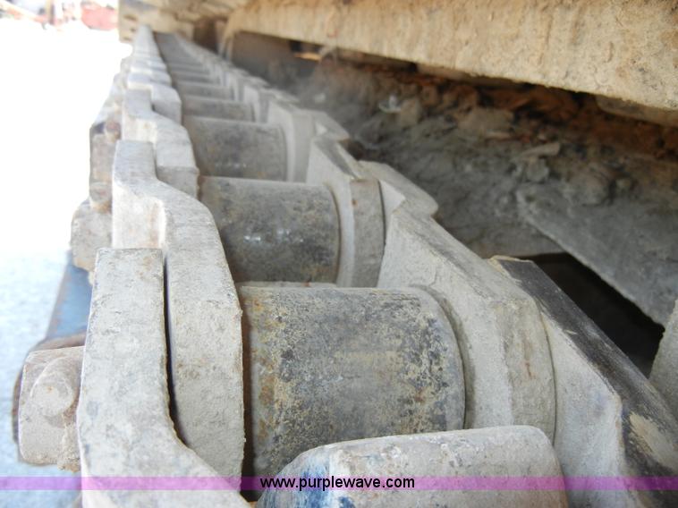 image for item D4175 Manitowoc 3000 track crane