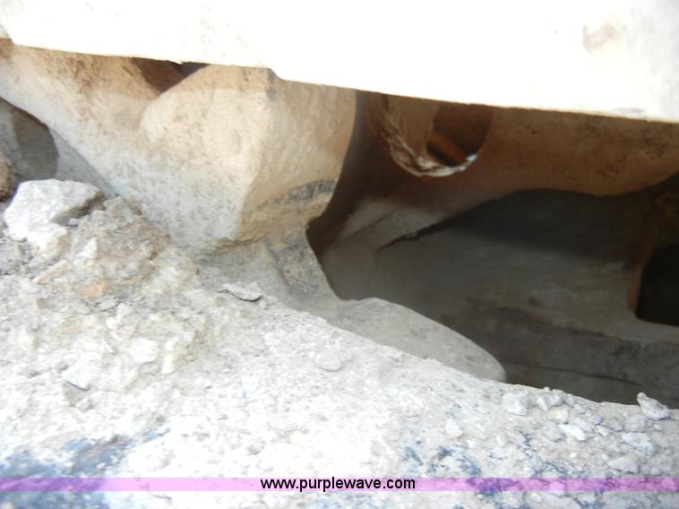 image for item D4175 Manitowoc 3000 track crane