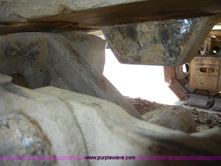 image for item D4175 Manitowoc 3000 track crane