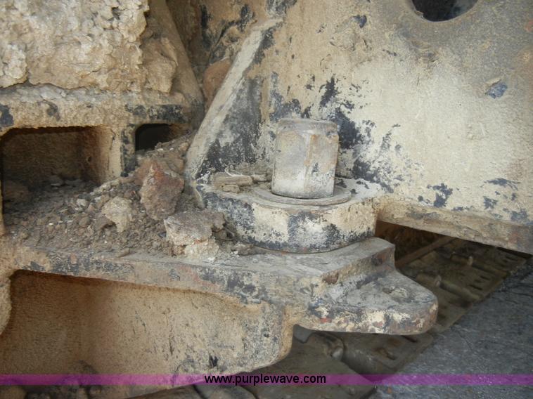 image for item D4175 Manitowoc 3000 track crane