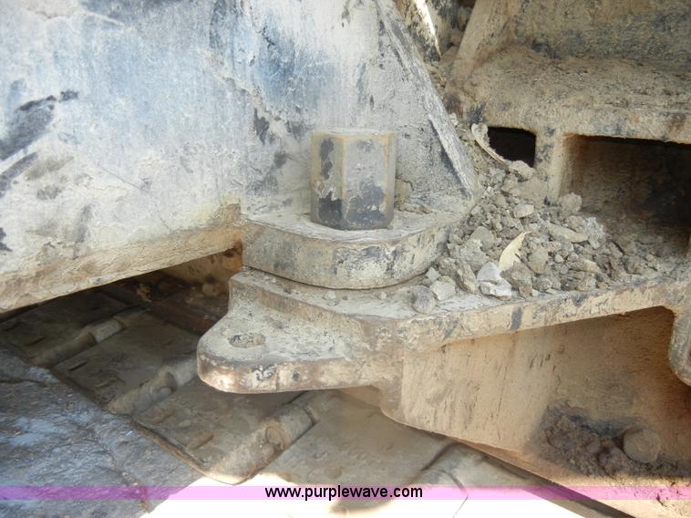 image for item D4175 Manitowoc 3000 track crane