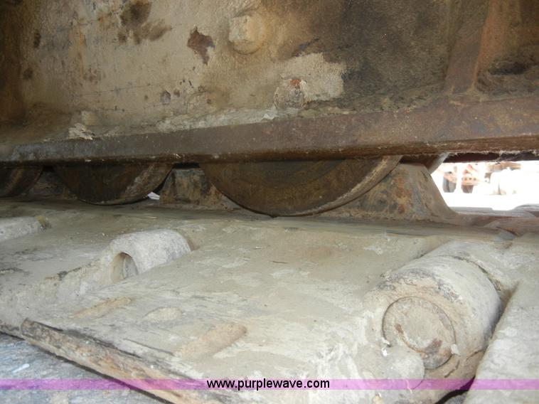 image for item D4175 Manitowoc 3000 track crane