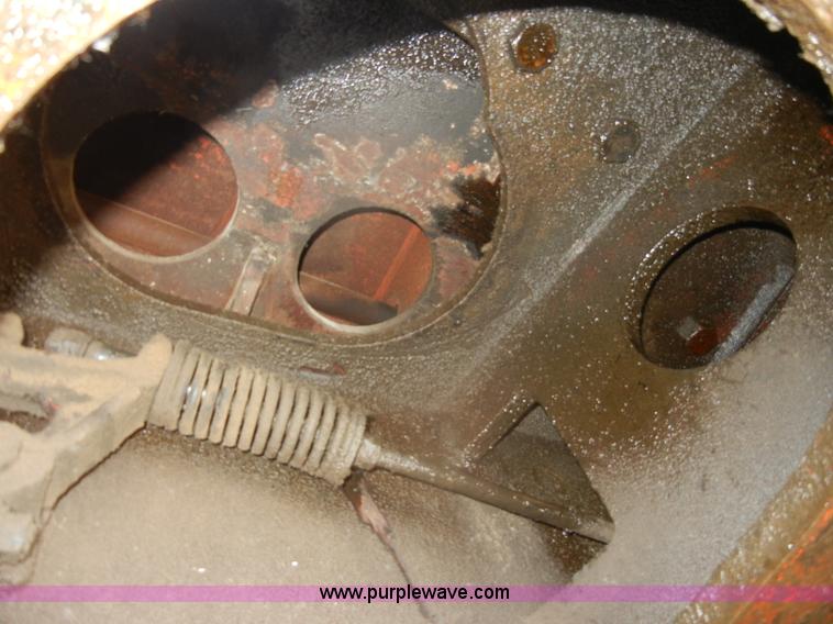 image for item D4175 Manitowoc 3000 track crane