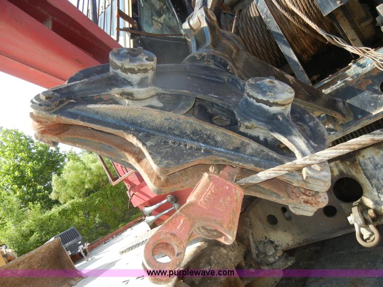 image for item D4175 Manitowoc 3000 track crane