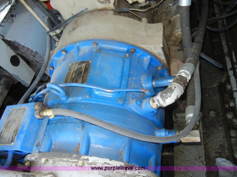 image for item D4175 Manitowoc 3000 track crane