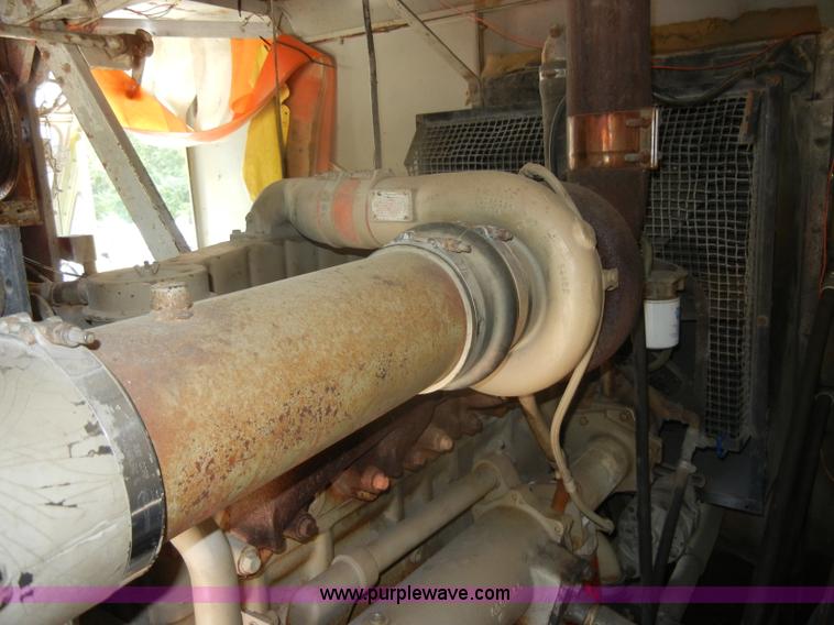 image for item D4175 Manitowoc 3000 track crane