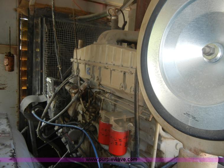 image for item D4175 Manitowoc 3000 track crane