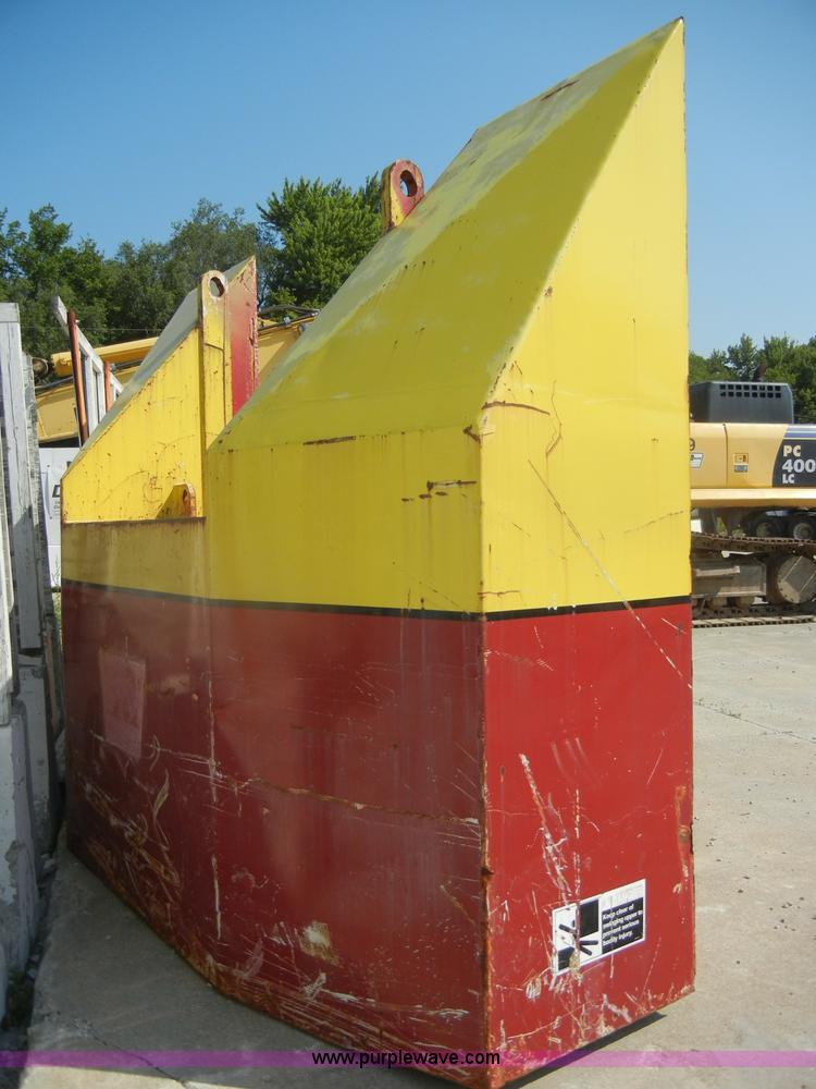 image for item D4175 Manitowoc 3000 track crane