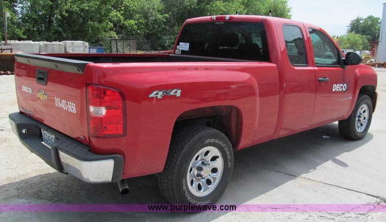 image for item D4177 2009 Chevrolet Silverado 1500 extended cab pickup truck