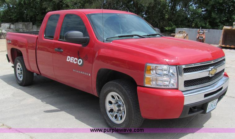image for item D4177 2009 Chevrolet Silverado 1500 extended cab pickup truck