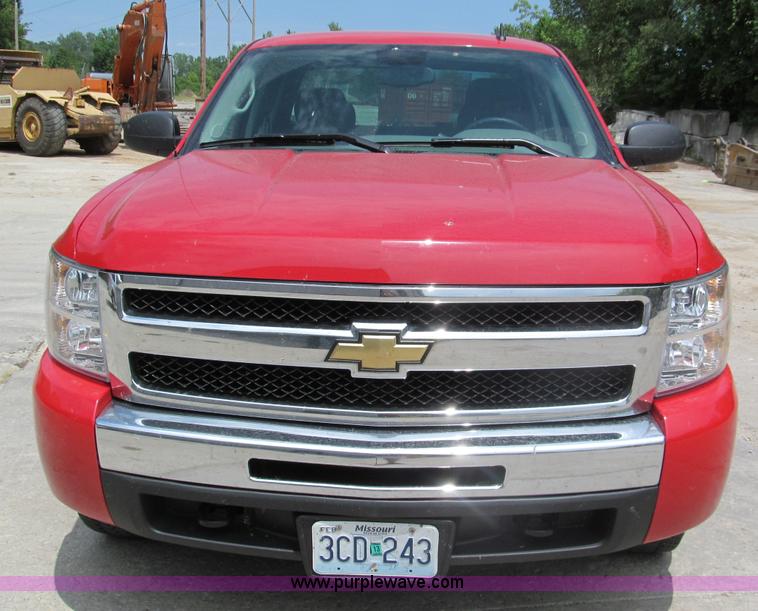 image for item D4177 2009 Chevrolet Silverado 1500 extended cab pickup truck