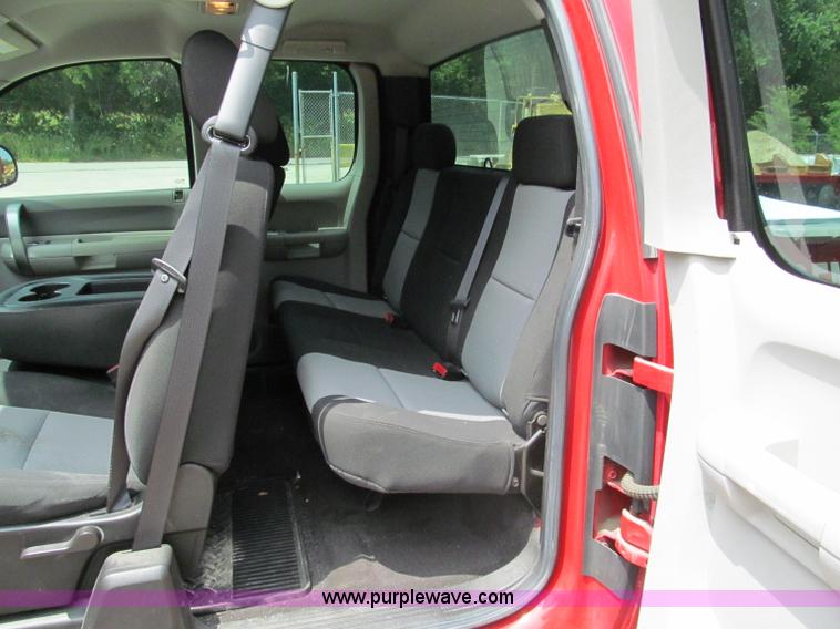 image for item D4177 2009 Chevrolet Silverado 1500 extended cab pickup truck