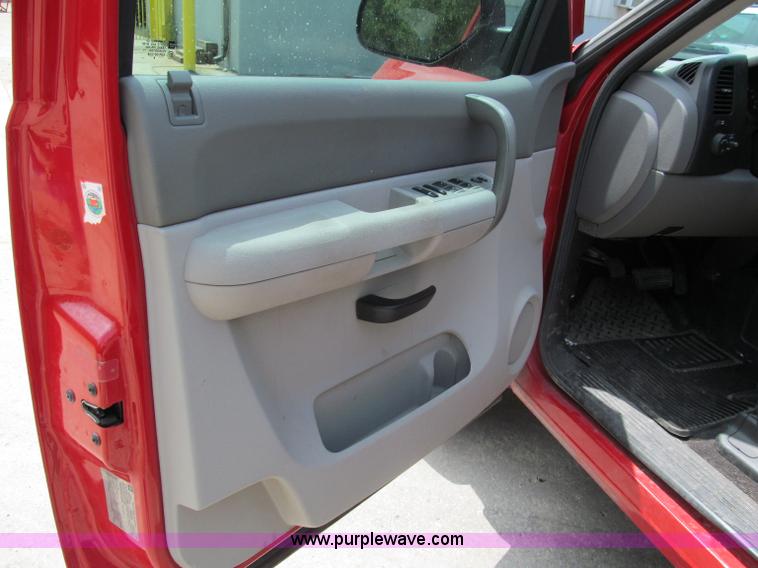 image for item D4177 2009 Chevrolet Silverado 1500 extended cab pickup truck