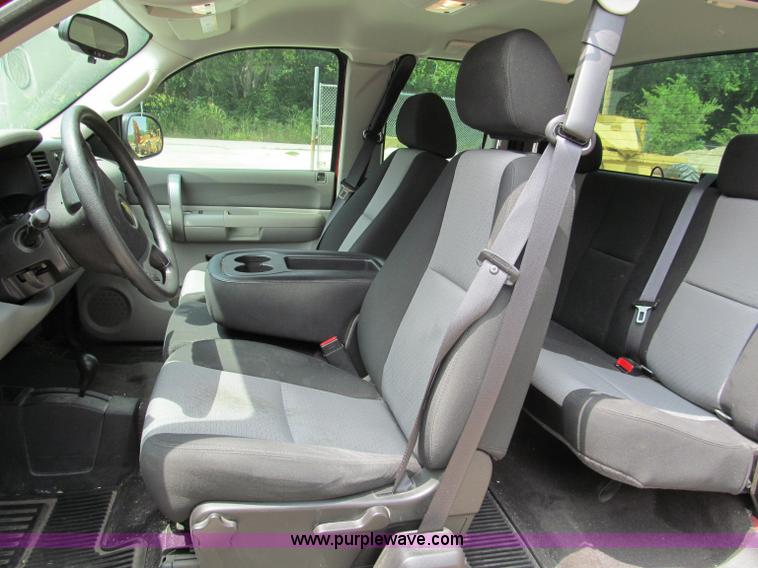 image for item D4177 2009 Chevrolet Silverado 1500 extended cab pickup truck