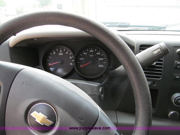 image for item D4177 2009 Chevrolet Silverado 1500 extended cab pickup truck