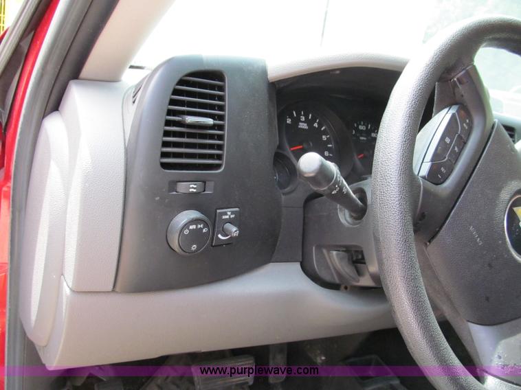 image for item D4177 2009 Chevrolet Silverado 1500 extended cab pickup truck