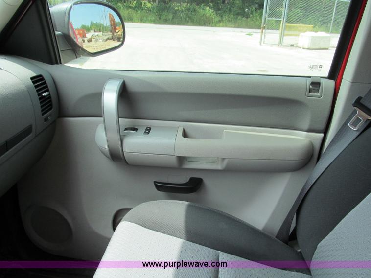 image for item D4177 2009 Chevrolet Silverado 1500 extended cab pickup truck