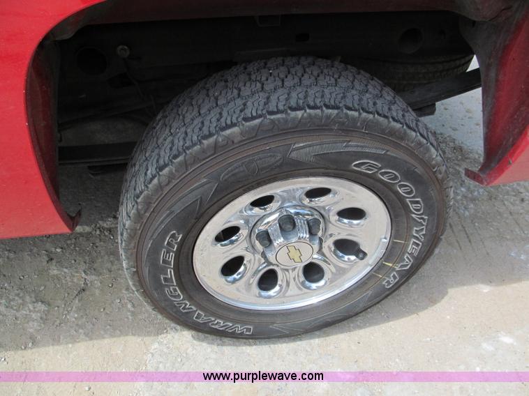 image for item D4177 2009 Chevrolet Silverado 1500 extended cab pickup truck