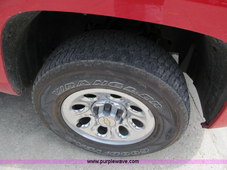 image for item D4177 2009 Chevrolet Silverado 1500 extended cab pickup truck