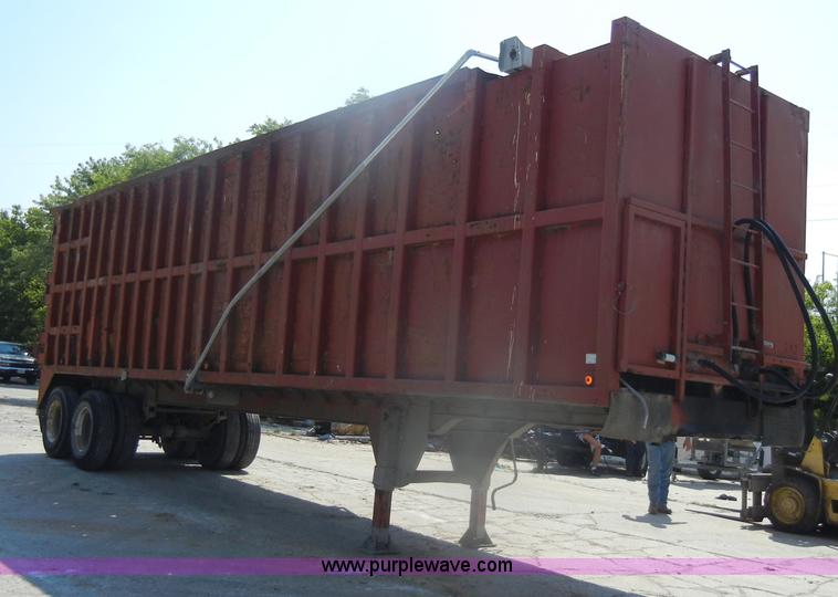 image for item D4178 1970 Strick 35' ejector trailer