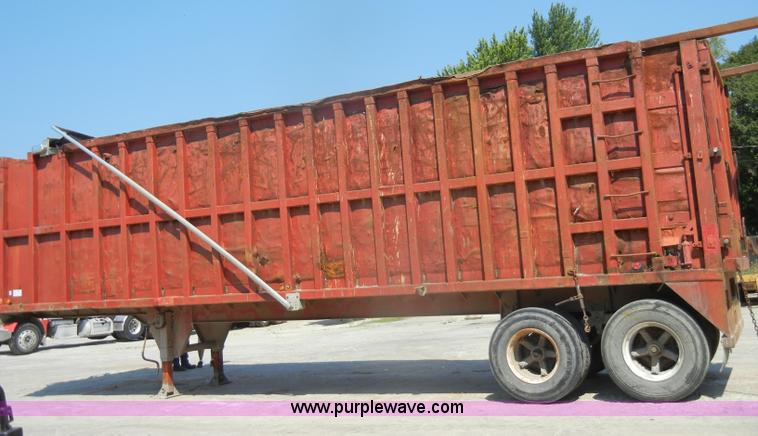 image for item D4178 1970 Strick 35' ejector trailer