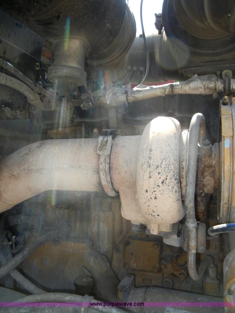 image for item D4179 2000 Kenworth T800 semi truck