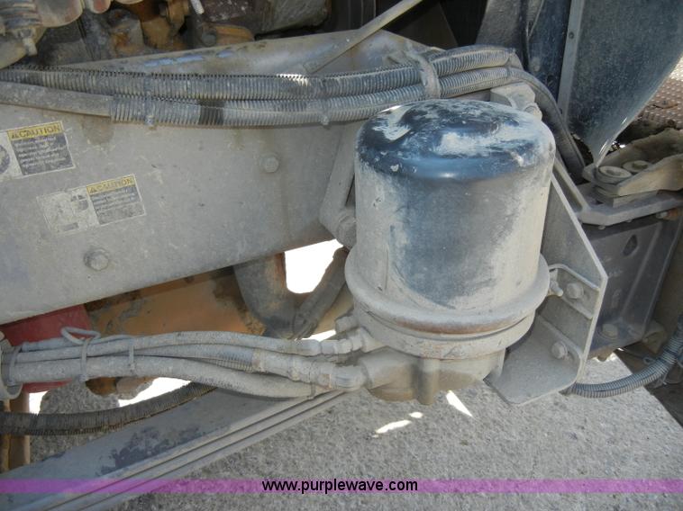 image for item D4179 2000 Kenworth T800 semi truck