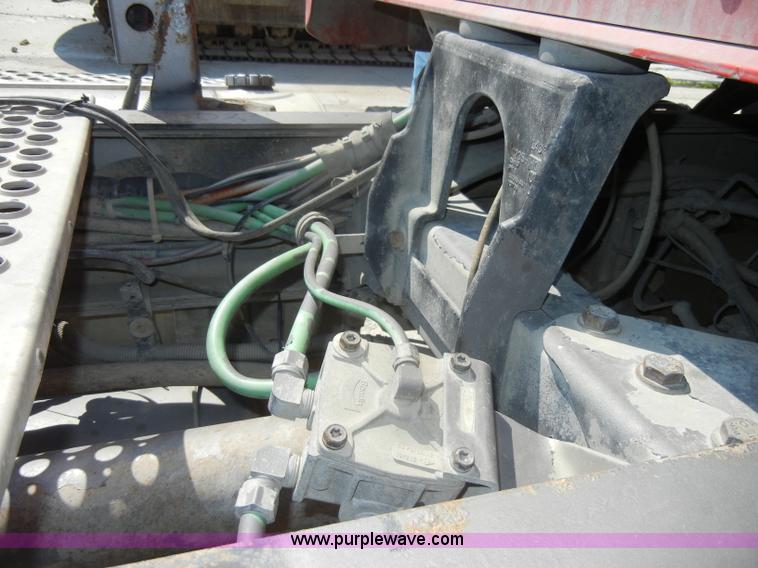 image for item D4179 2000 Kenworth T800 semi truck