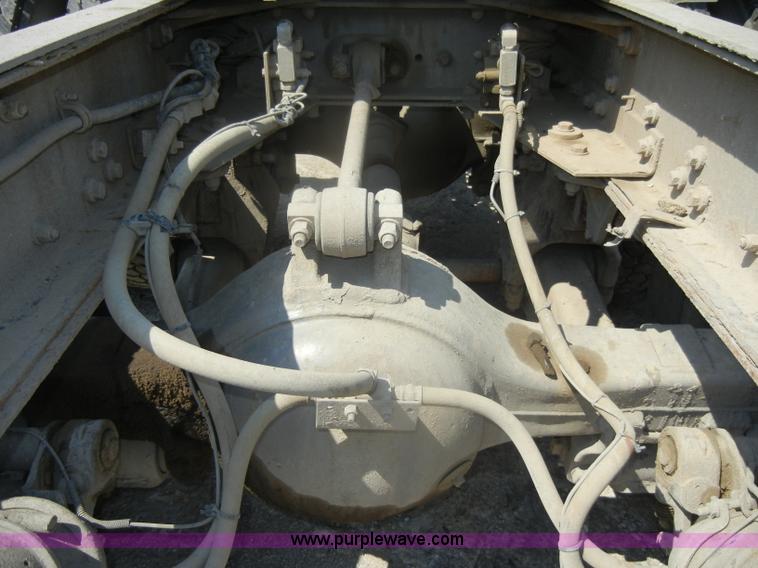 image for item D4179 2000 Kenworth T800 semi truck