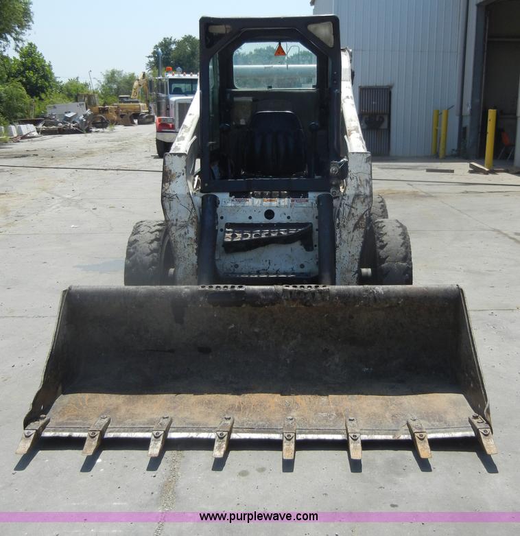 image for item D4180 2002 Bobcat S250 skid steer