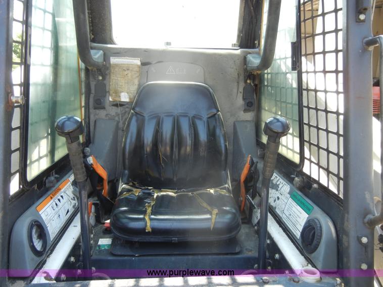 image for item D4180 2002 Bobcat S250 skid steer