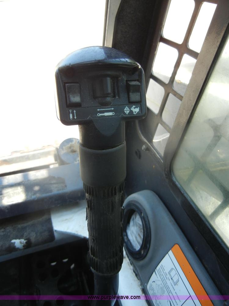 image for item D4180 2002 Bobcat S250 skid steer