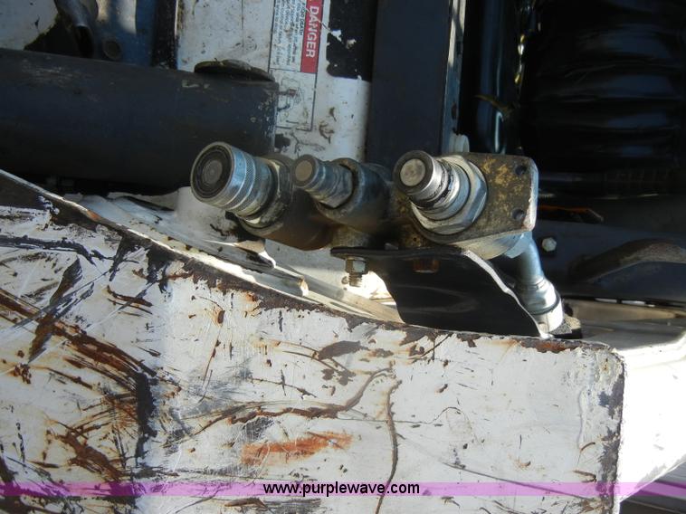 image for item D4180 2002 Bobcat S250 skid steer