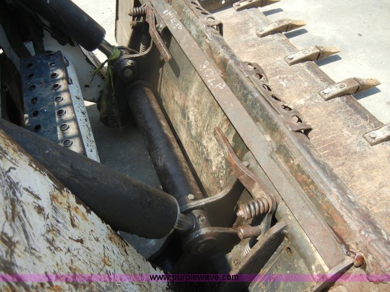 image for item D4180 2002 Bobcat S250 skid steer