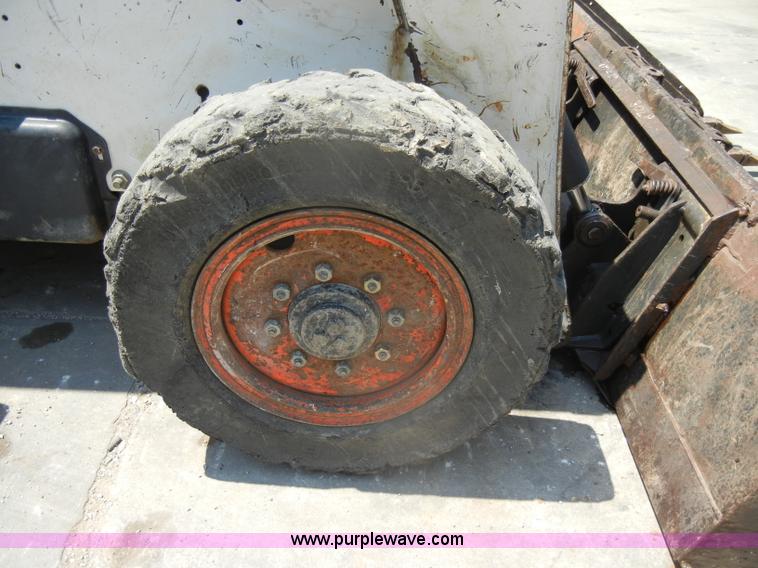 image for item D4180 2002 Bobcat S250 skid steer