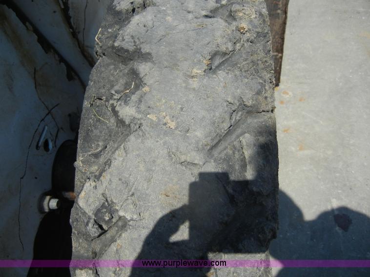 image for item D4180 2002 Bobcat S250 skid steer