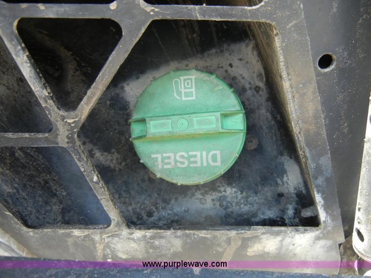 image for item D4180 2002 Bobcat S250 skid steer