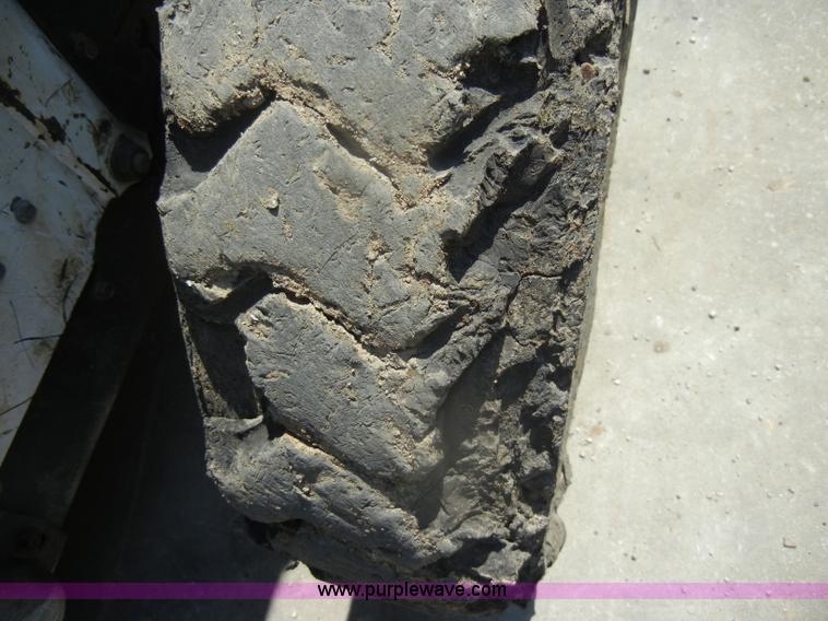 image for item D4180 2002 Bobcat S250 skid steer