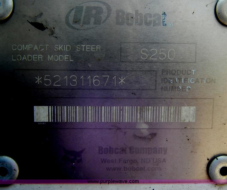 image for item D4180 2002 Bobcat S250 skid steer