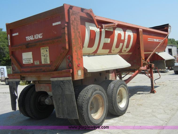 image for item D4181 2000 Trail King 26' barrel end dump trailer