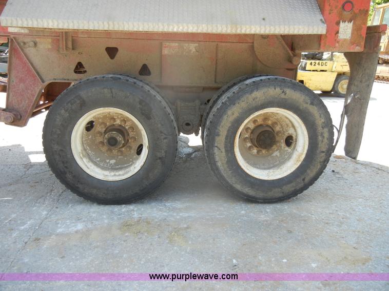 image for item D4181 2000 Trail King 26' barrel end dump trailer