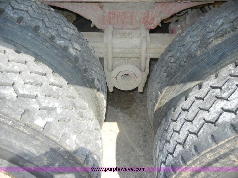 image for item D4181 2000 Trail King 26' barrel end dump trailer